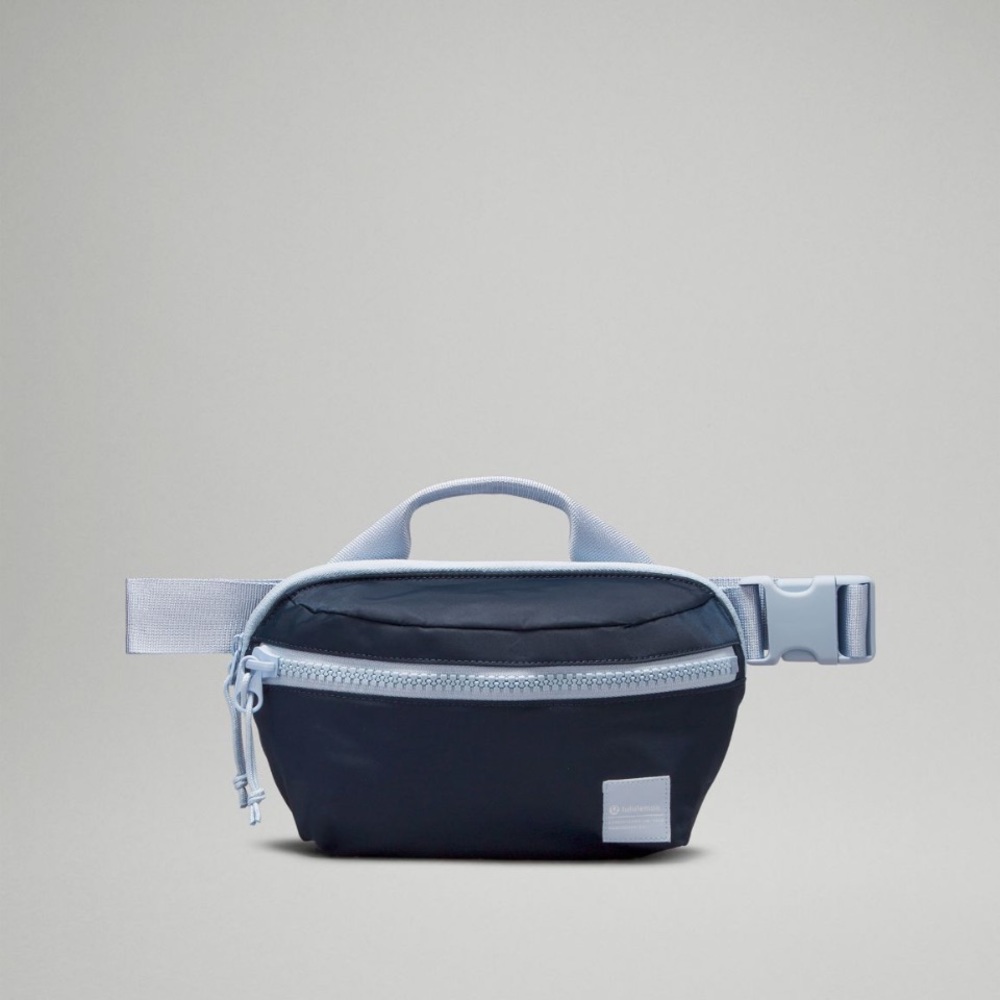 Lululemon All Day Essentials Belt Bag NWT true navy blue linen